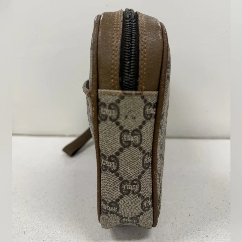 Vintage GUCCI Plus GG Clutch with Wrist Strap - Picture 3 of 14
